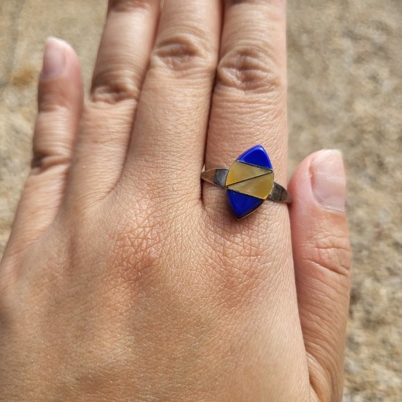 Native American Vintage Lapis and Mother of Pearl Inlay Ring Handmade Jewelry - Picture 4 of 13